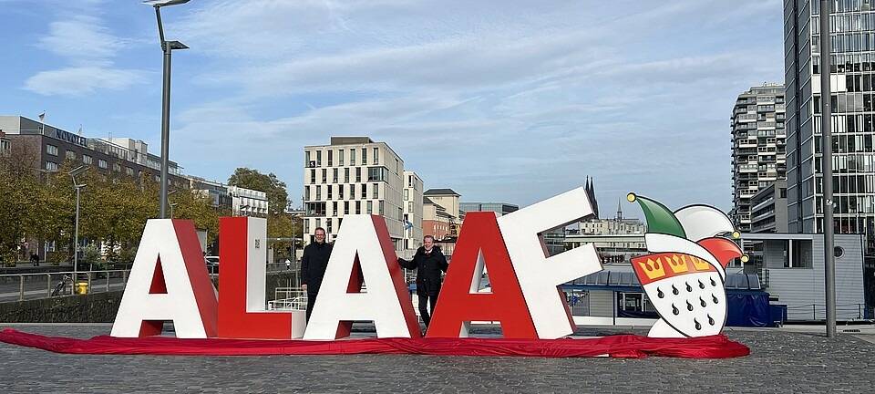 XXL-Alaaf-Schriftzug an neuem Standort in Köln