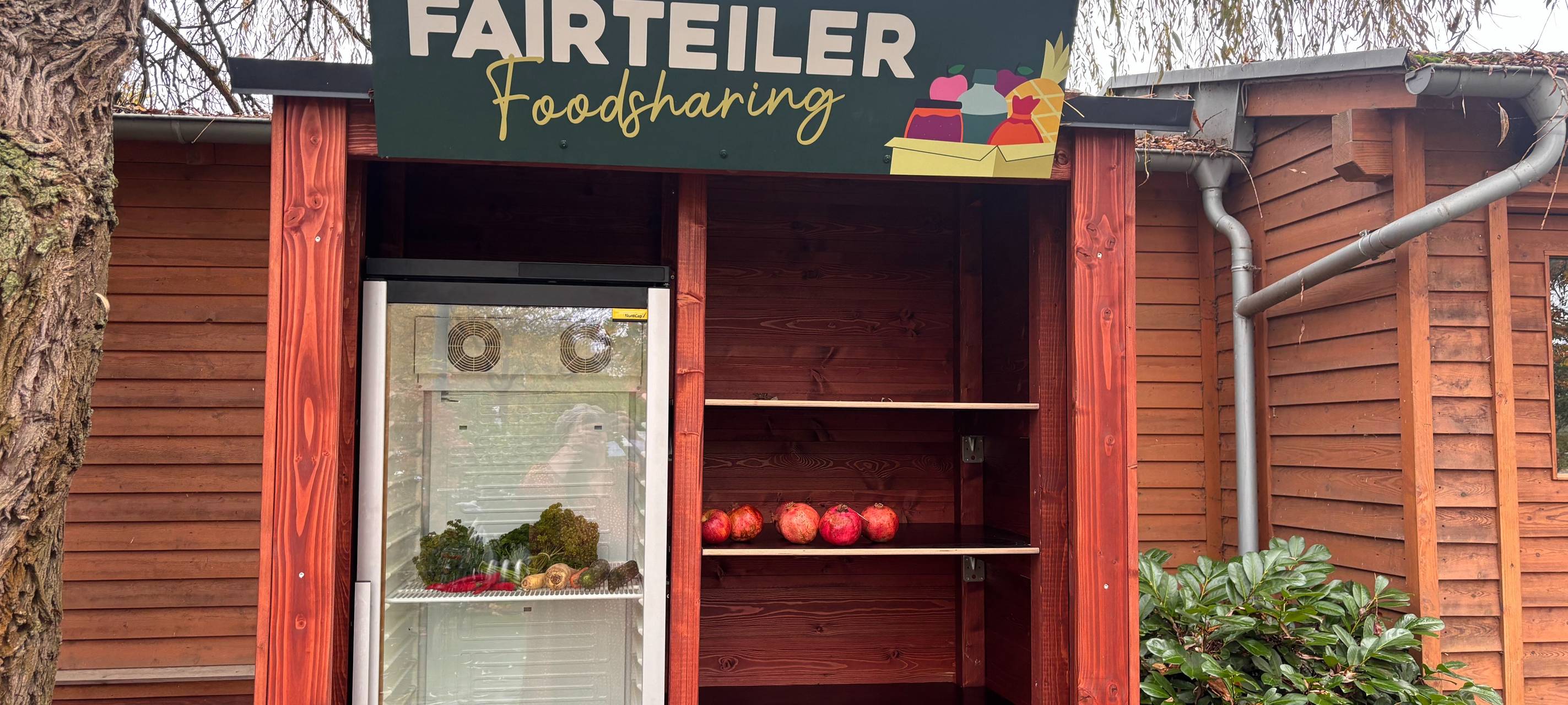 Neues Foodsharing-Regal am Gertrudenhof in Hürth