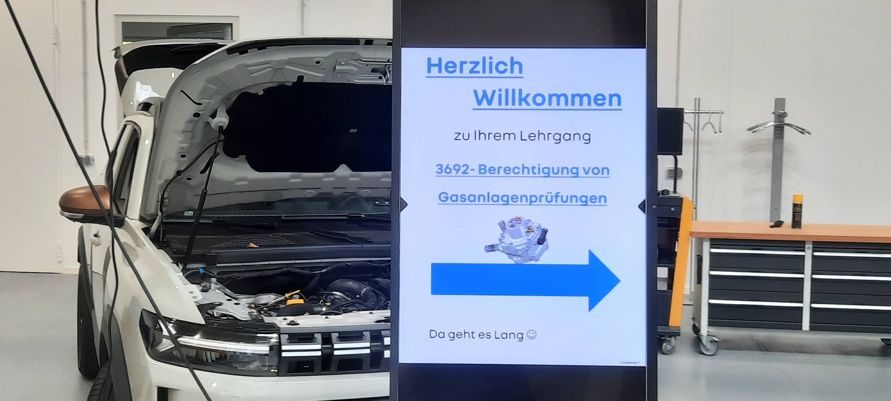 Renault eröffnet neues Schulungszentrum in Wesseling