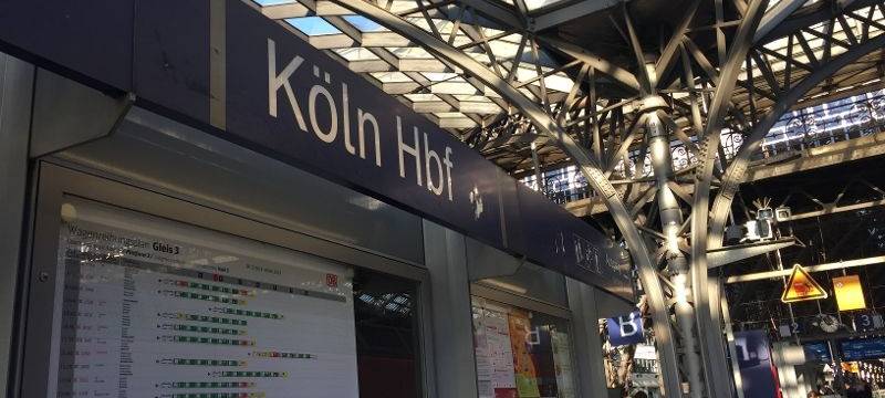 Köln: Zug erfasst Mann im Kölner Hauptbahnhof