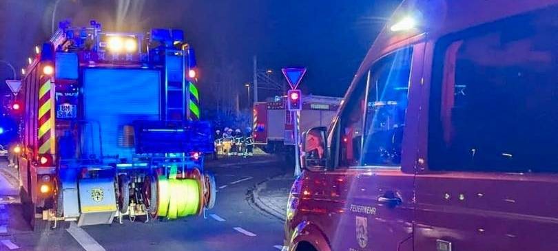 Frau in Brühl von Straßenbahn erfasst