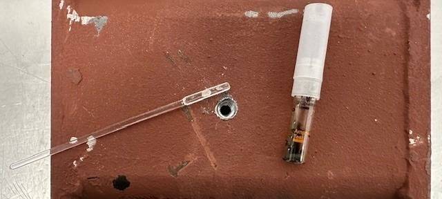 Kölner Zoll: Drogen in Chilli-Dosen und Metallteil