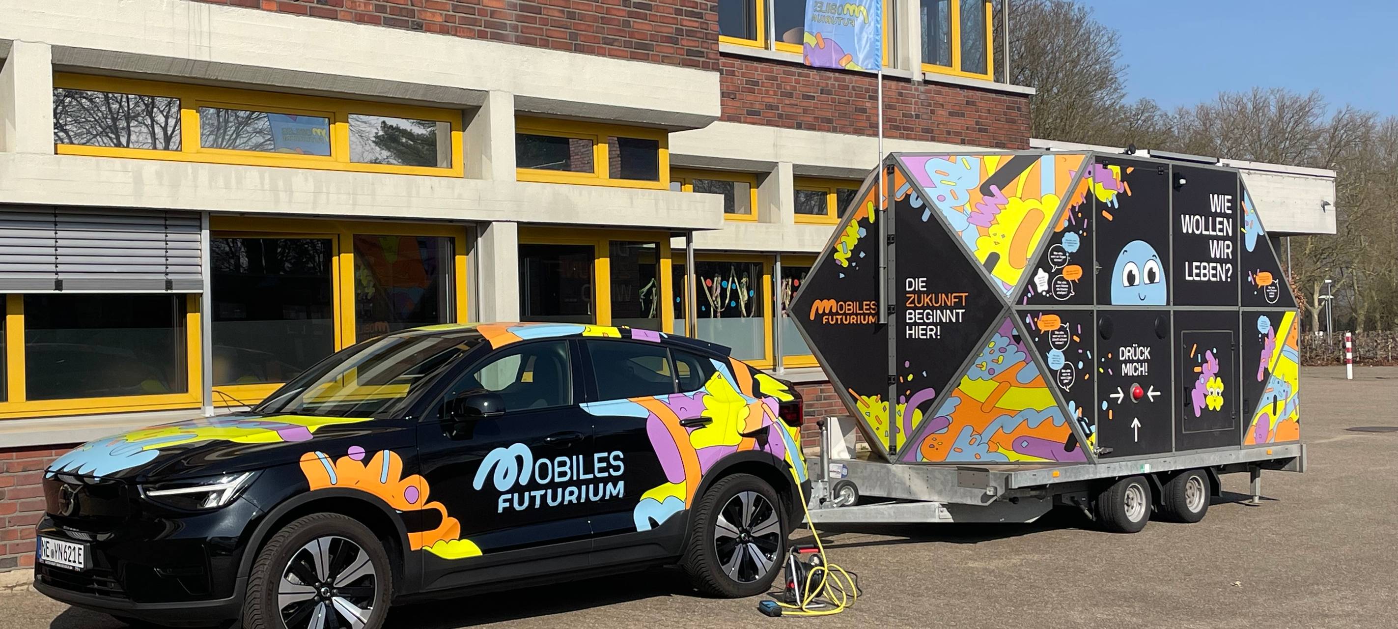 Mobiles Futurium begeistert Bedburger Schüler