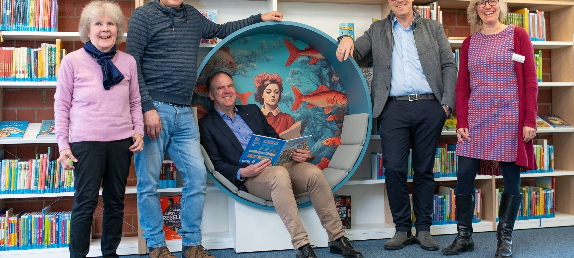 Hürther Stadtbücherei erstrahlt in neuem Glanz