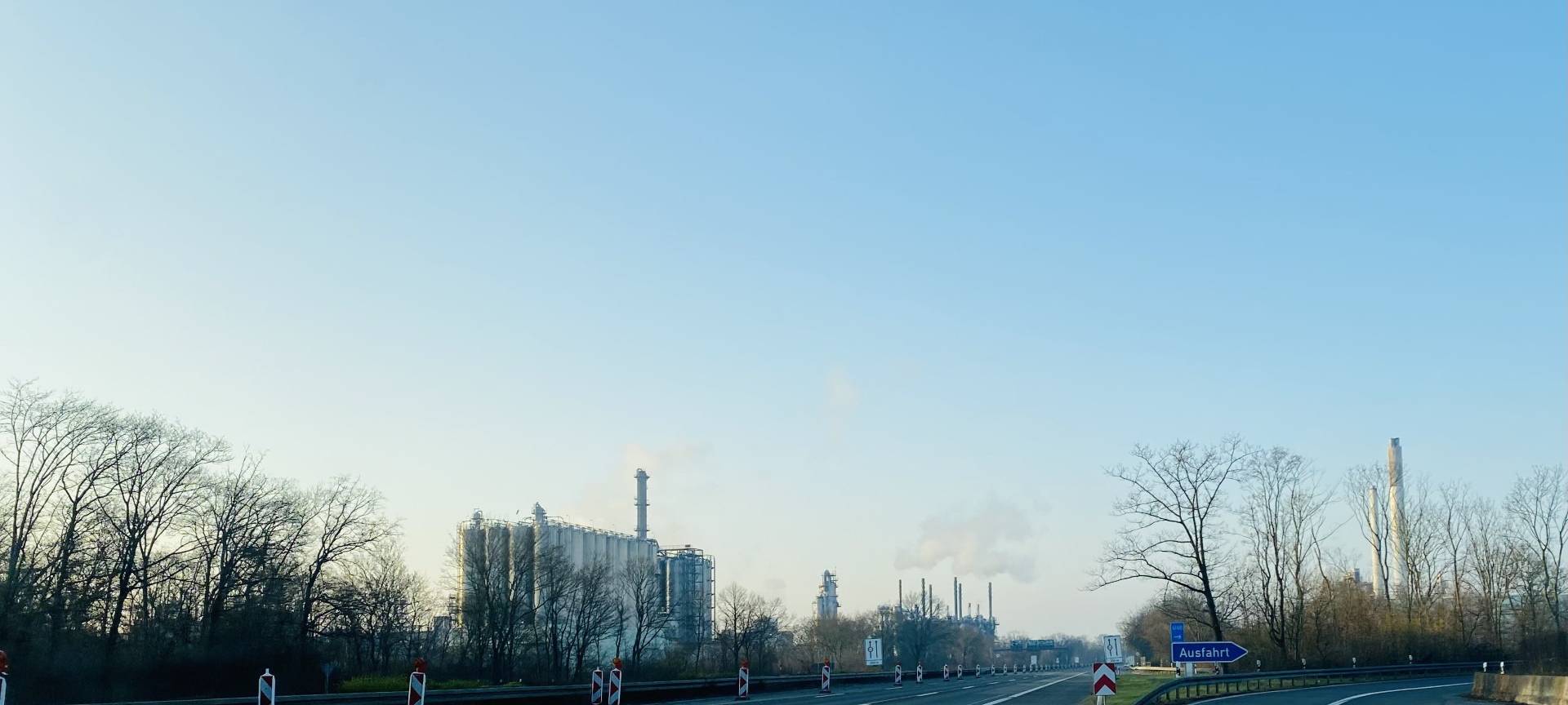 Staus auf der A555 bei Wesseling