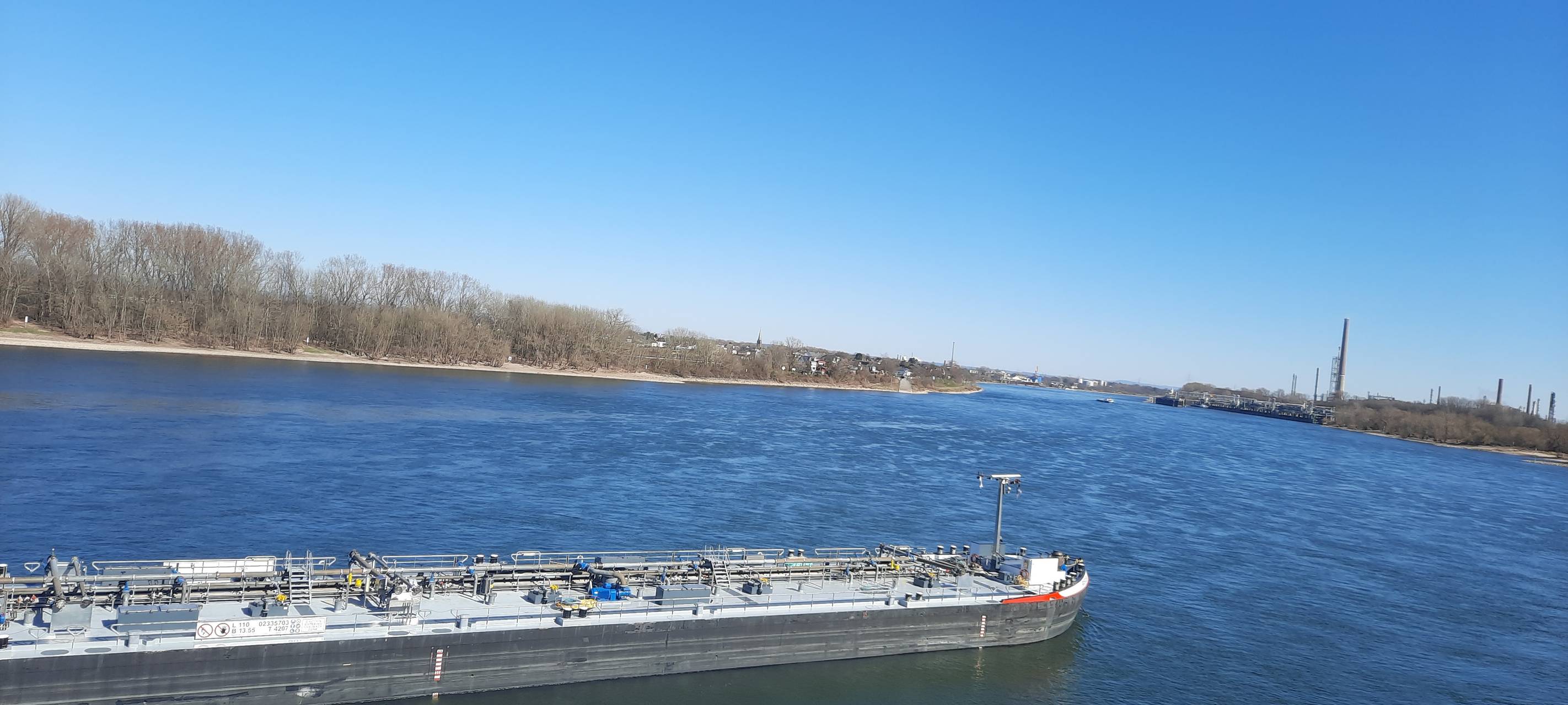 Großkontrolle der Wasserschutzpolizei auf dem Rhein