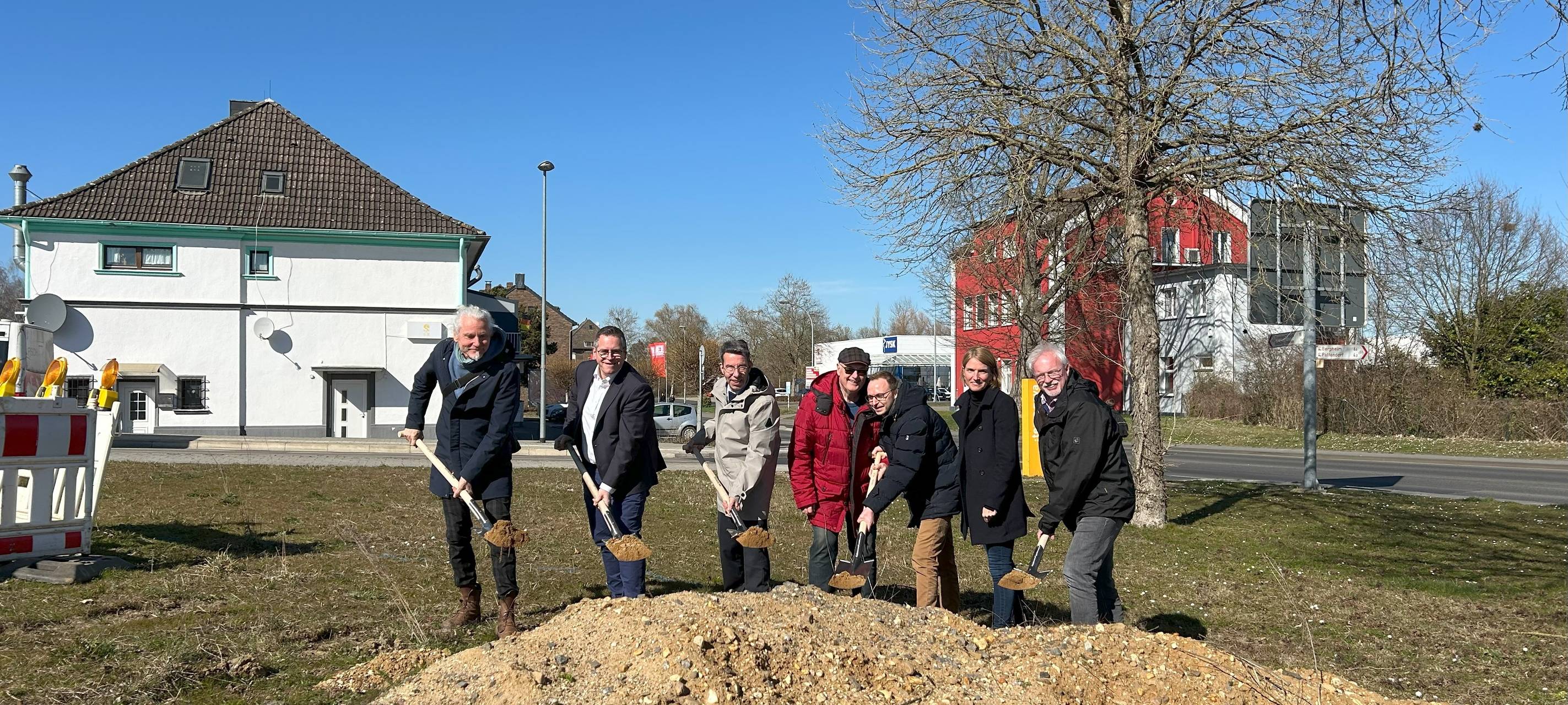 Neues Fahrradparkhaus am Bedburger Bahnhof
