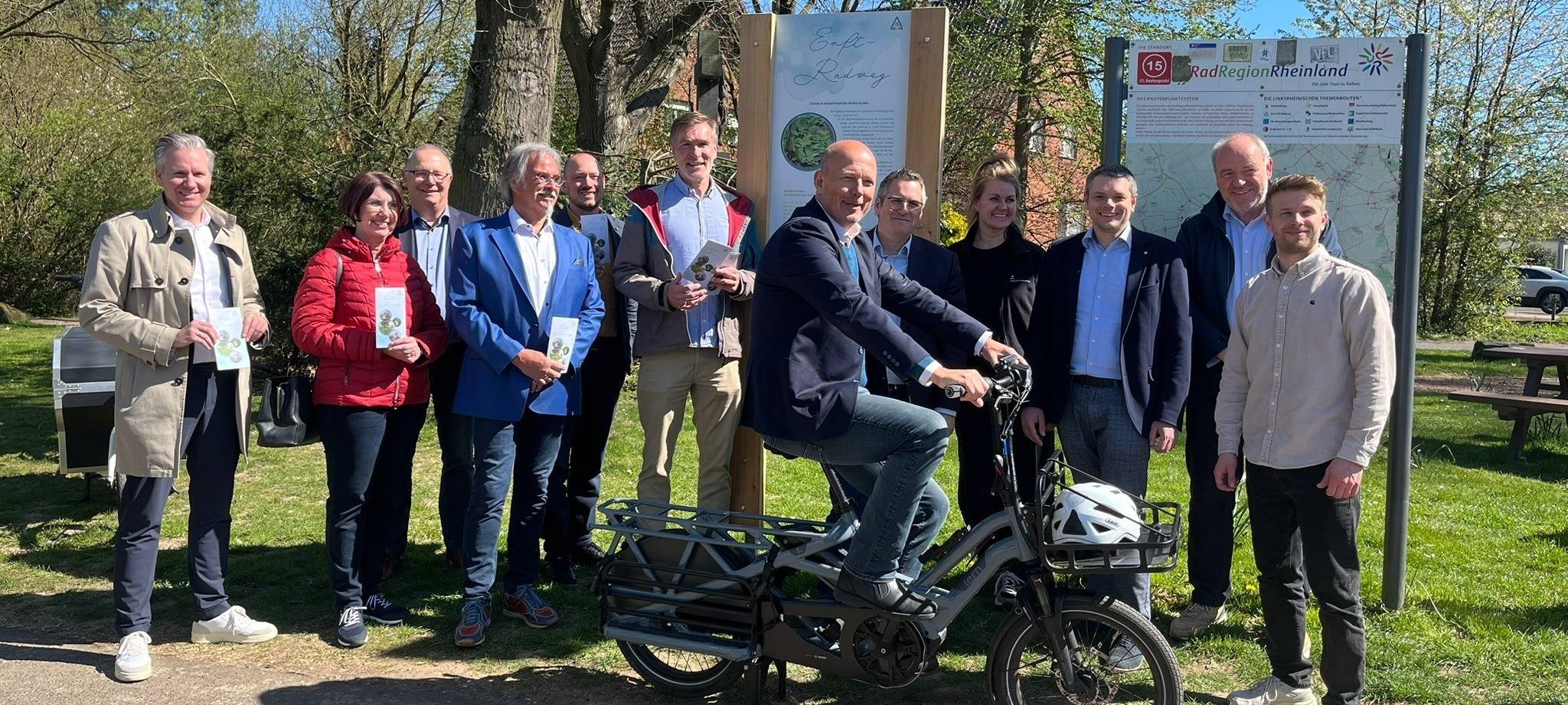 Neue Raststation in Bedburg am Erft-Radweg