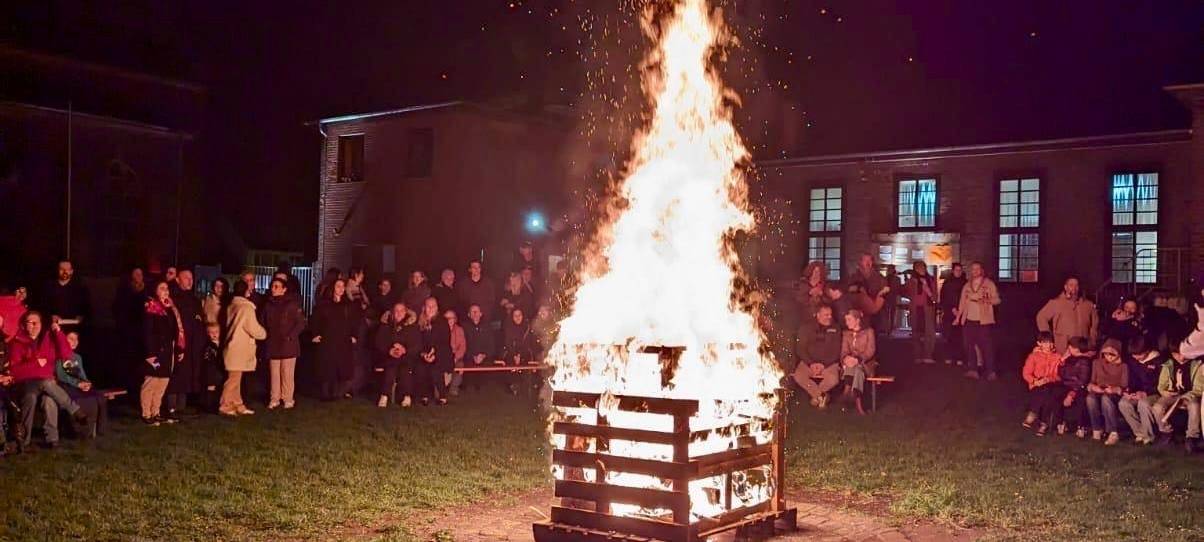 Osterfeuer in Frechen Königsdorf: Tradition und Gemeinschaft