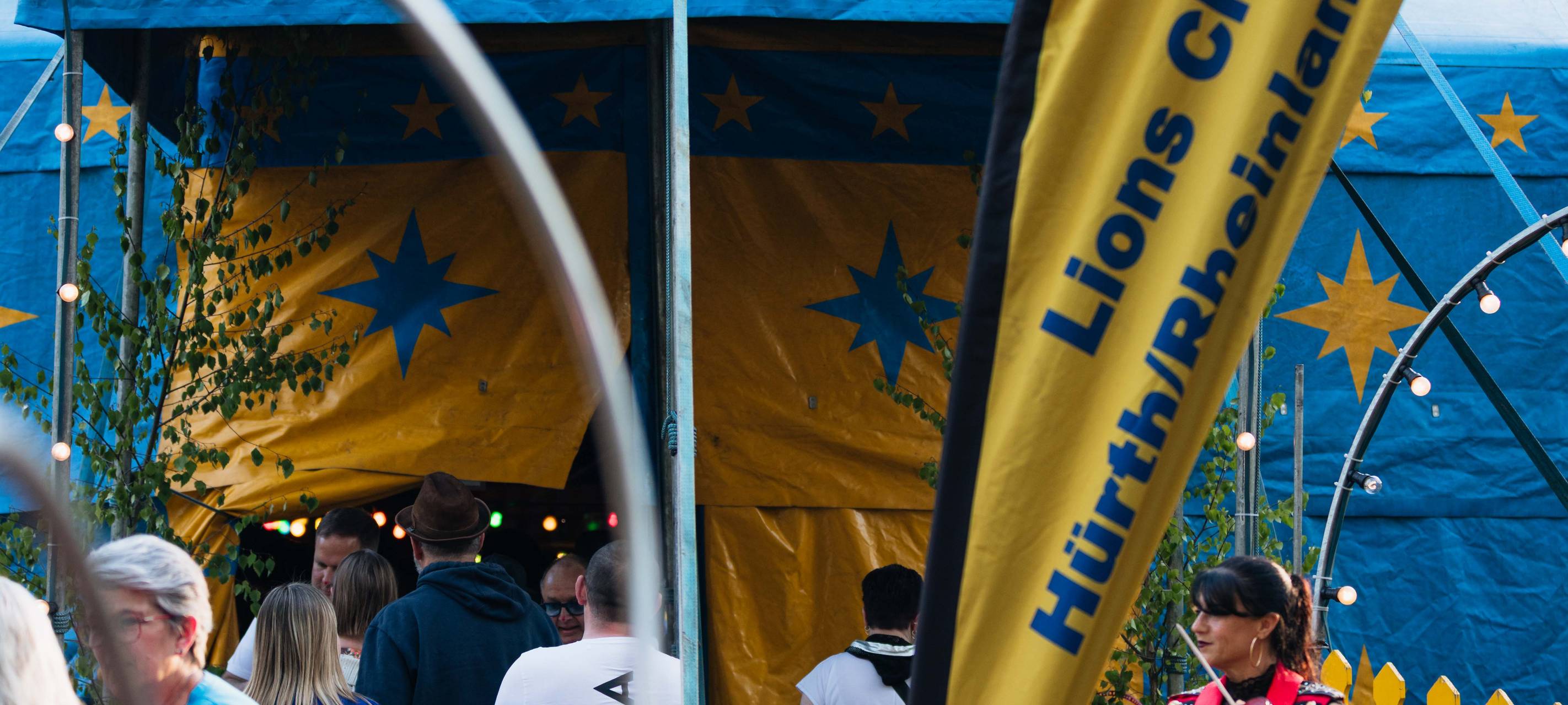 Der große Tanz in den Mai im Zirkuszelt in Hürth!