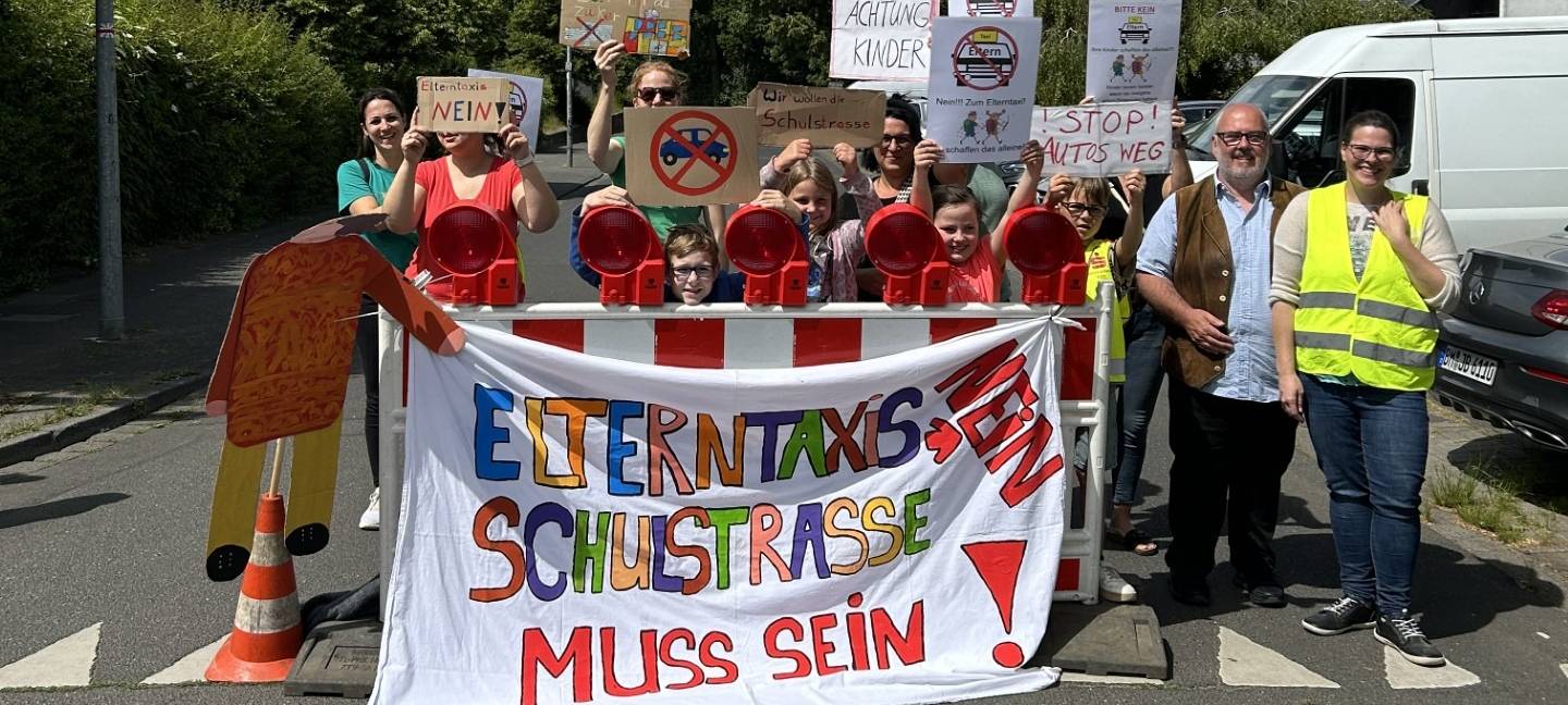 Verkehrssicherheitsaktionen vor Schulen in Wesseling