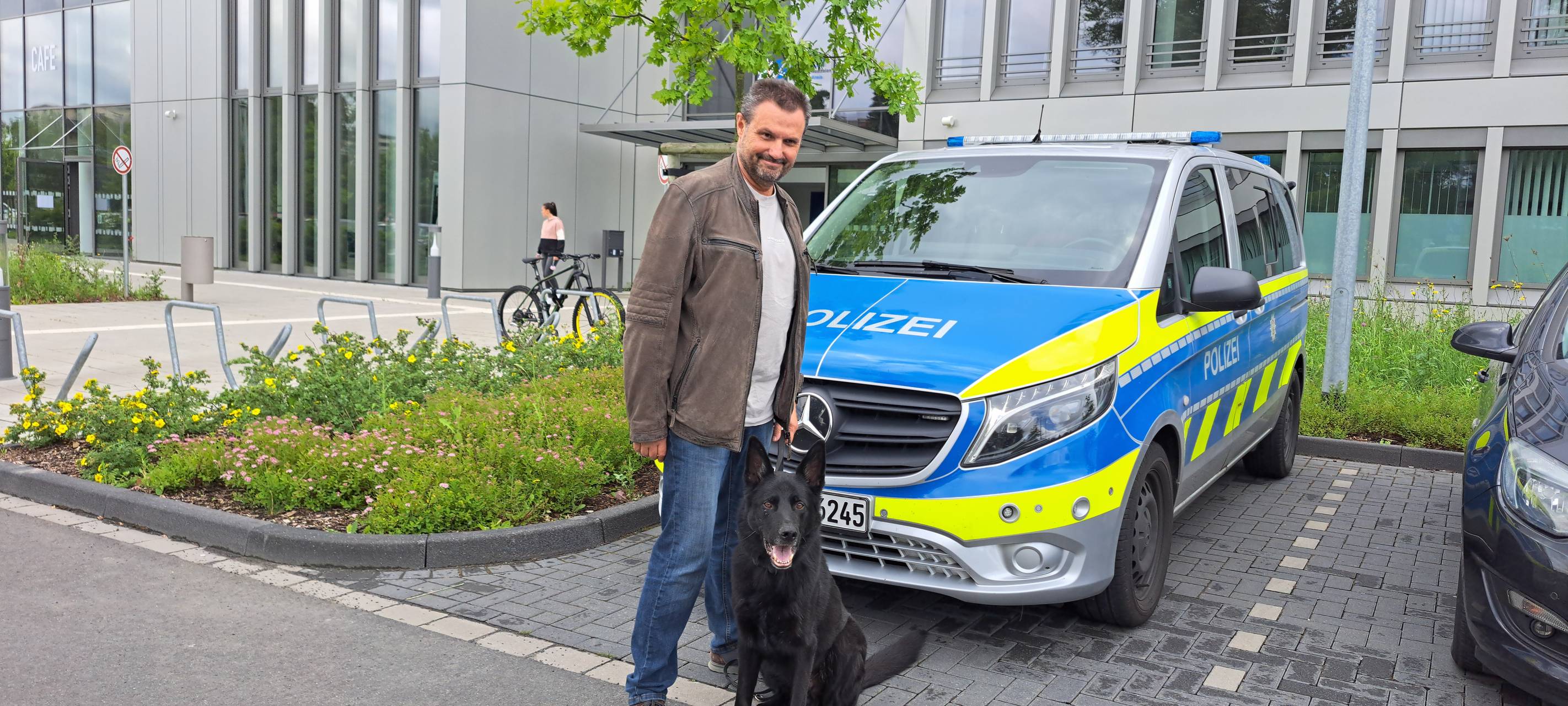 Hunde-Rente für Sam und Herrchen