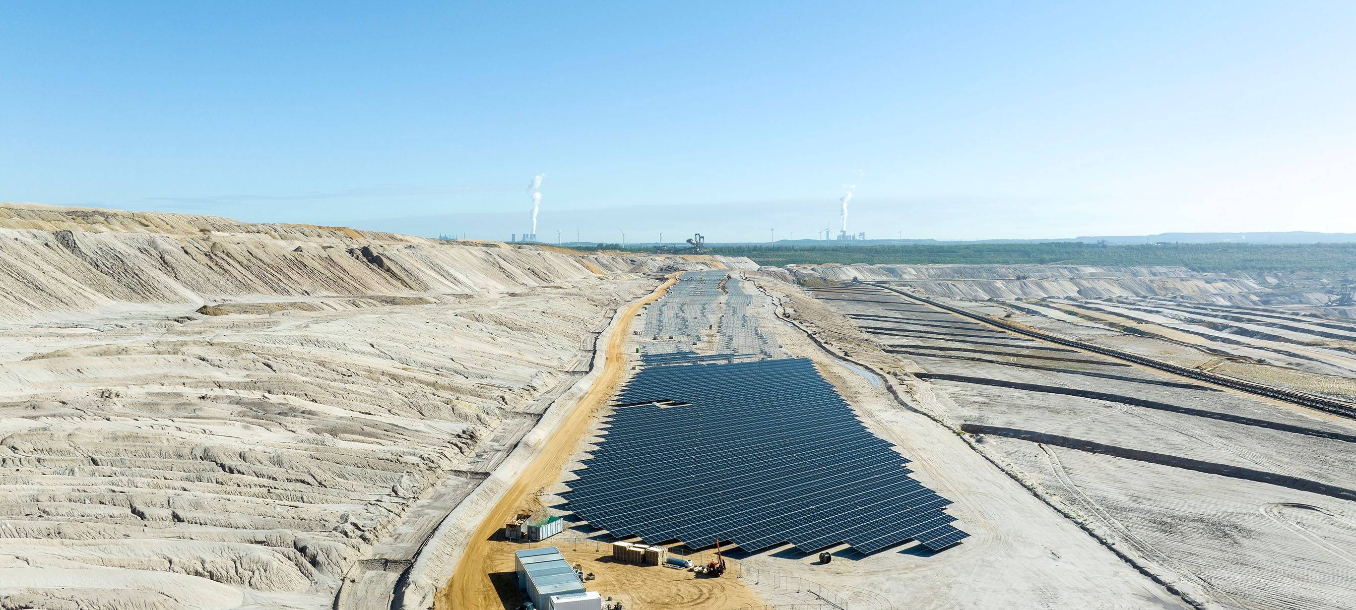 Geführte Bustouren zu Solarprojekten im Rheinischen Revier