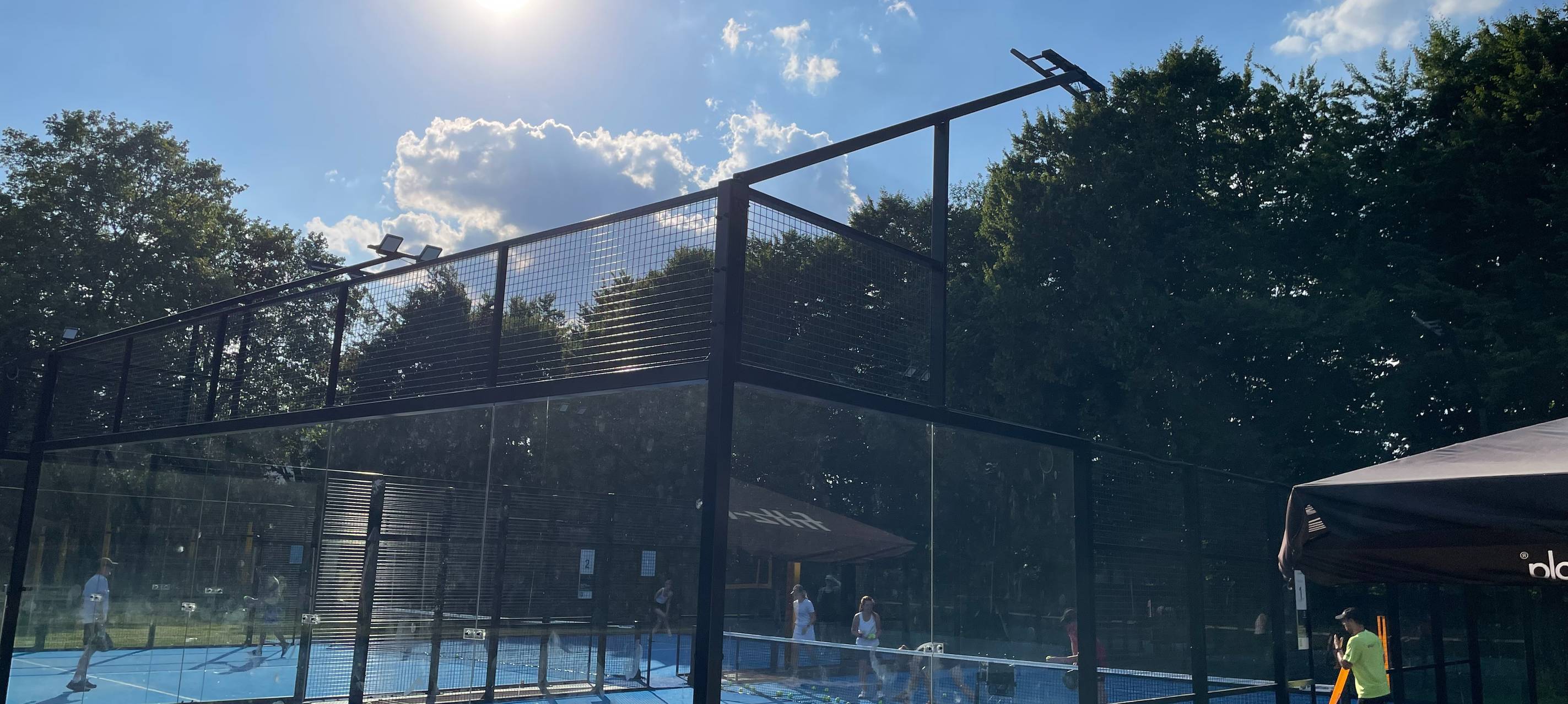 Padel-Tennis: Neue Outdooranlage in Hürth-Hermülheim