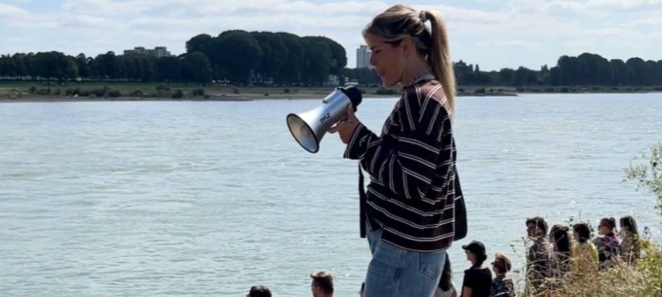 Schreien gegen Stress: Aktion am Rhein geht in die 4. Runde
