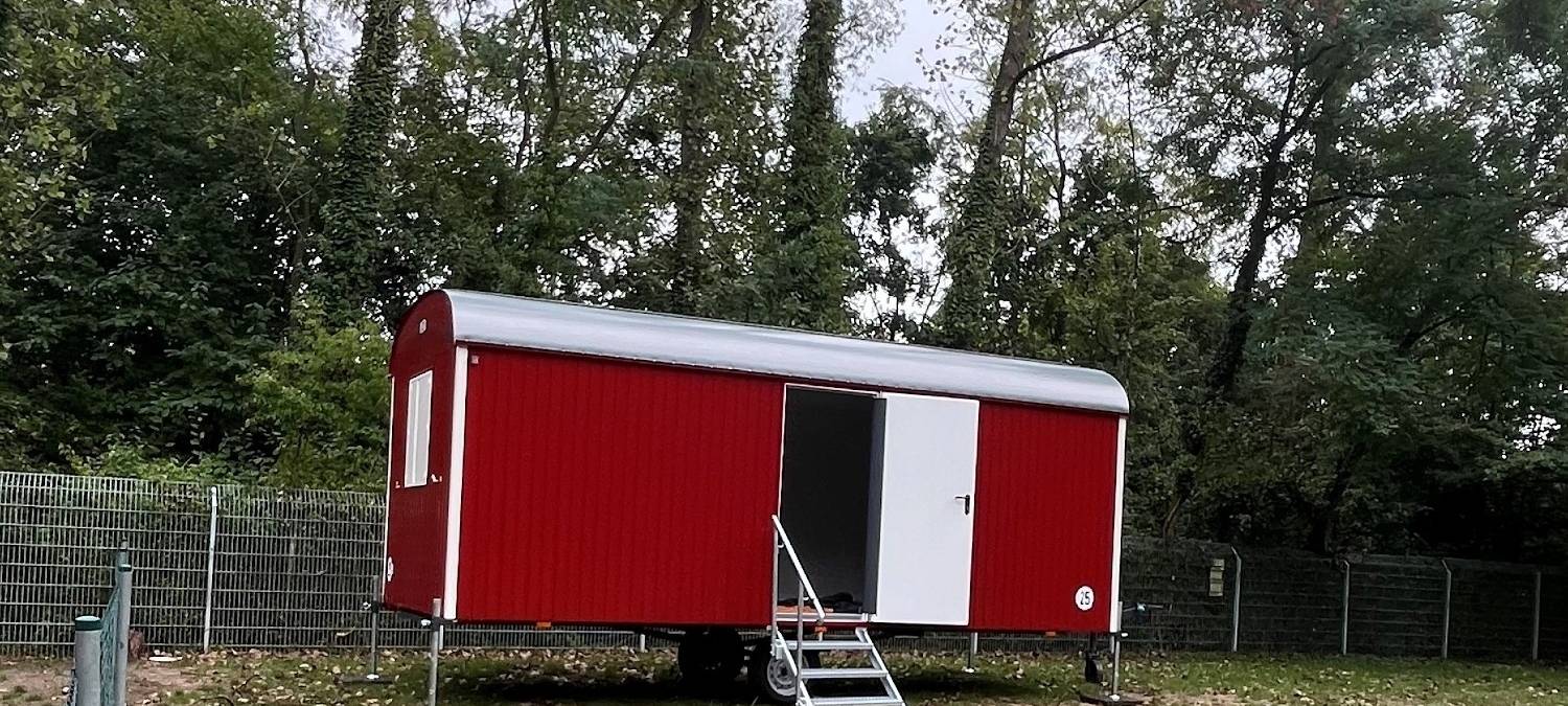 Frechener Kinderhort Hortensie zieht auf Abenteuerspielplatz