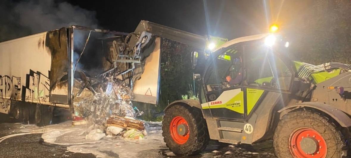 Lkw-Brand auf der L93 bei Bergheim