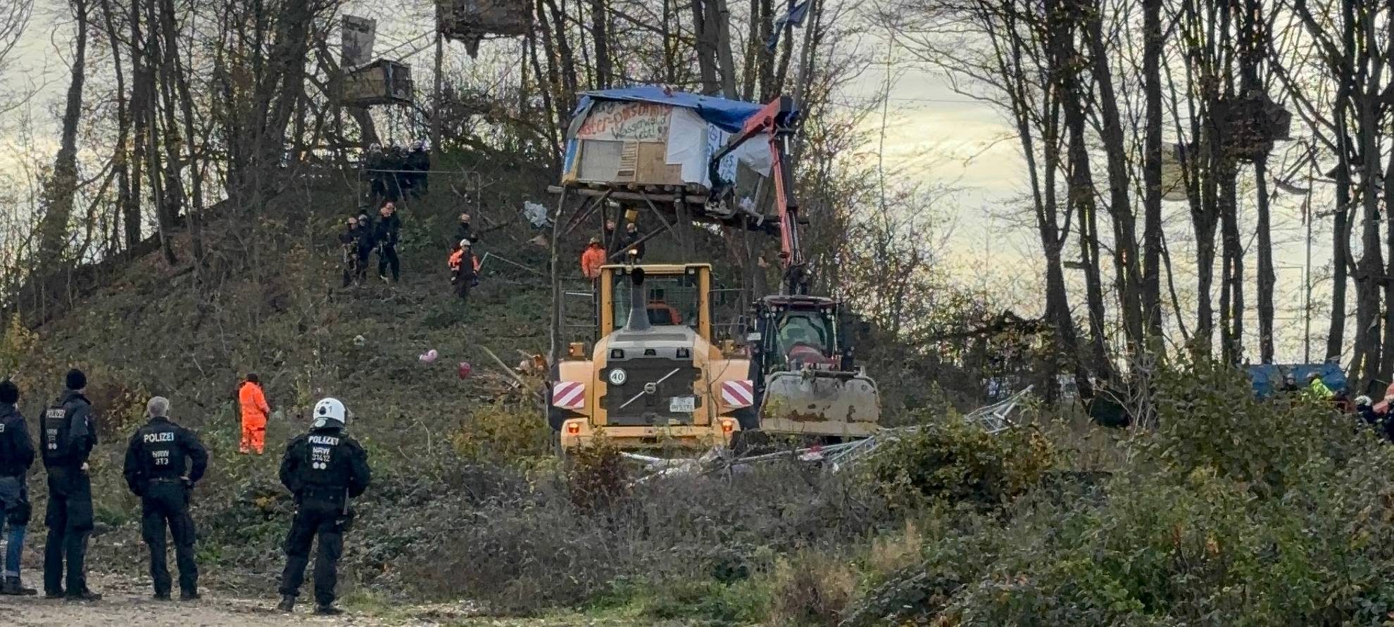 Kerpen-Manheim: Polizei räumt das Sündenwäldchen