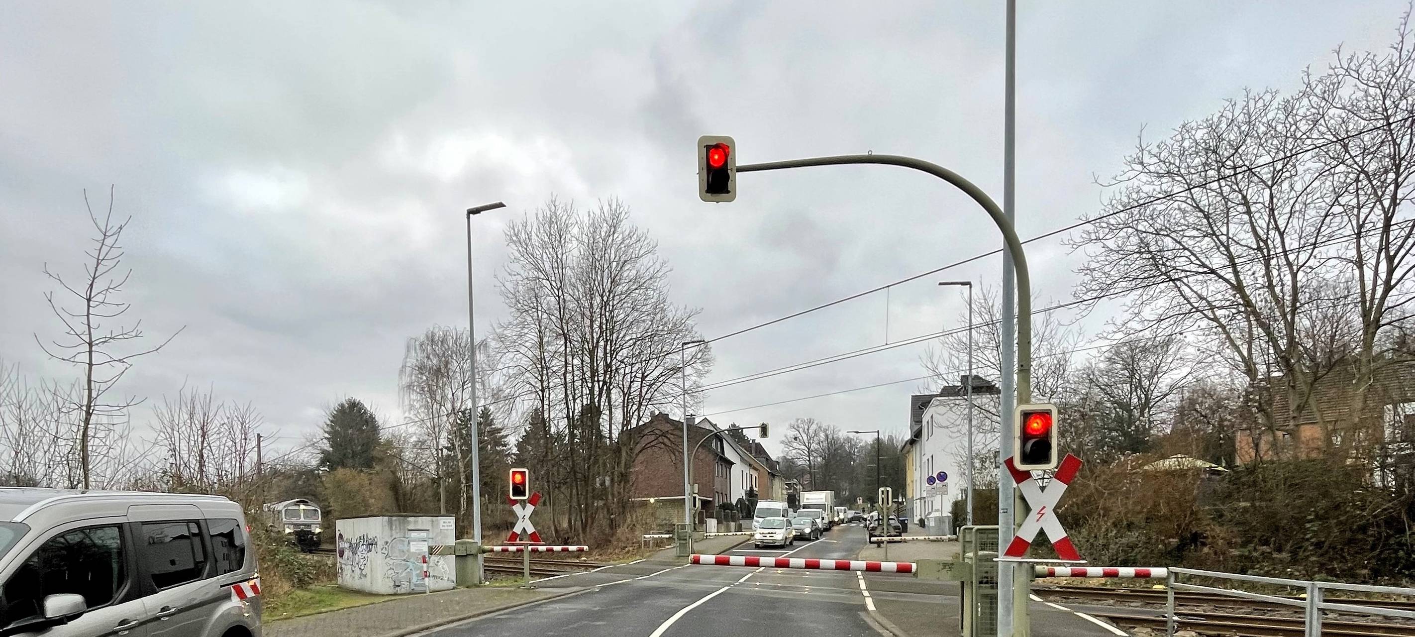 Bahnübergang in Hürth-Fischenich wird erneuert