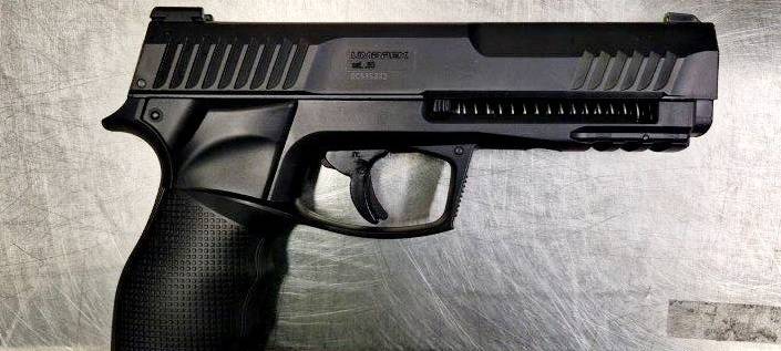 Waffen an Kölner Flughafen entdeckt