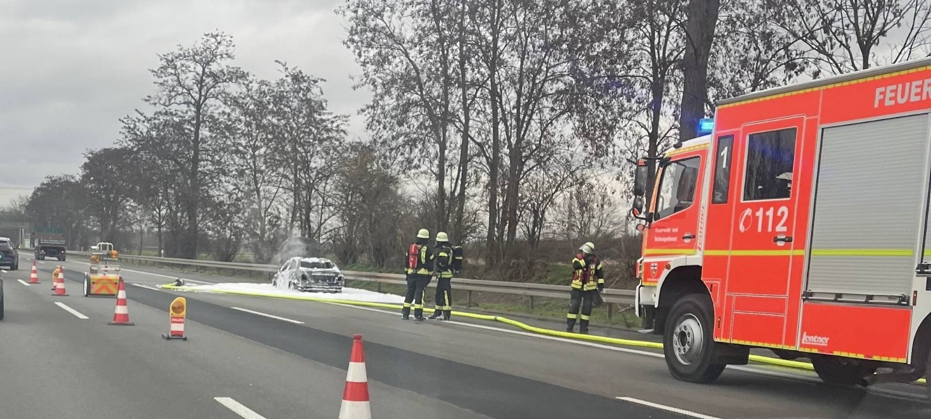 Rauchwolken über der A555 bei Wesseling