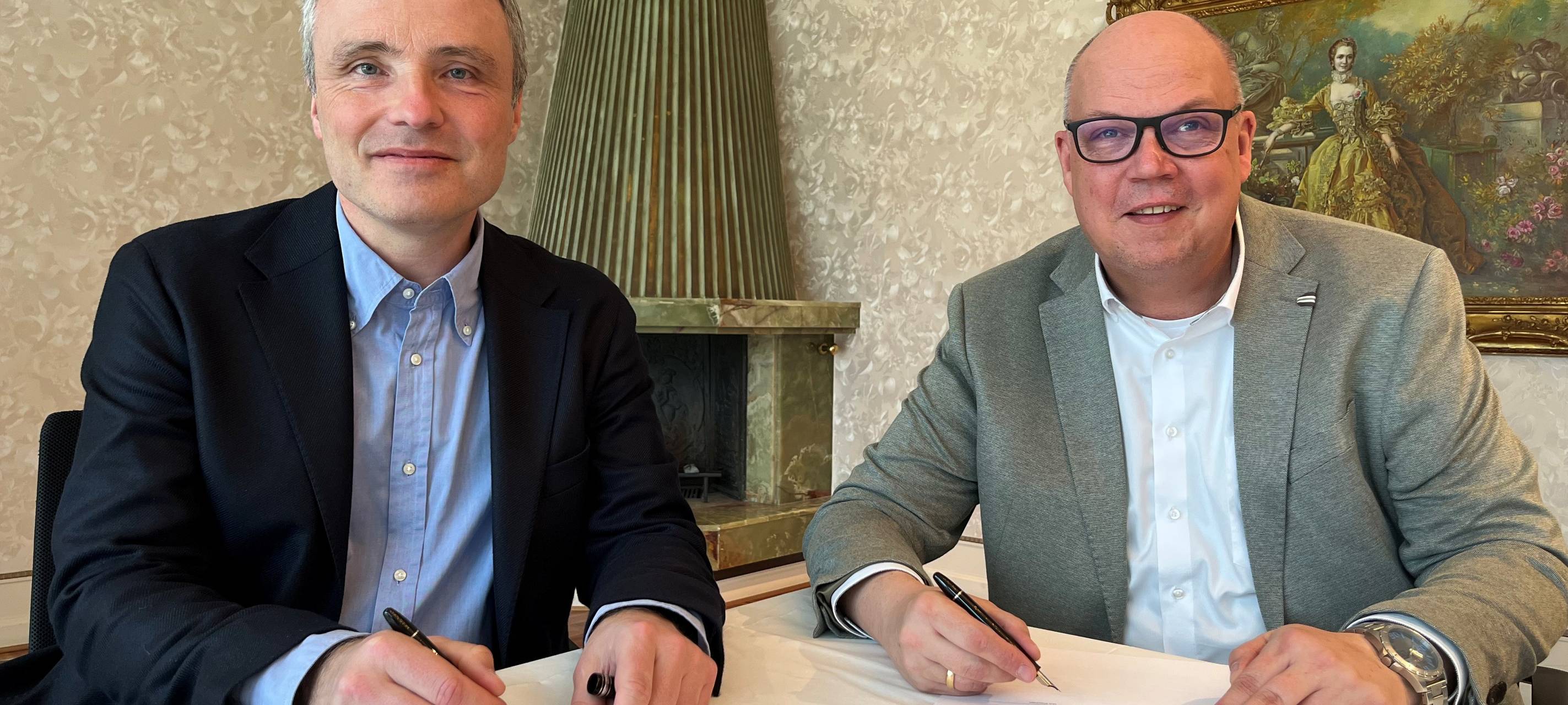 Kooperation zwischen Gold-Kraemer-Stiftung und VHS Frechen