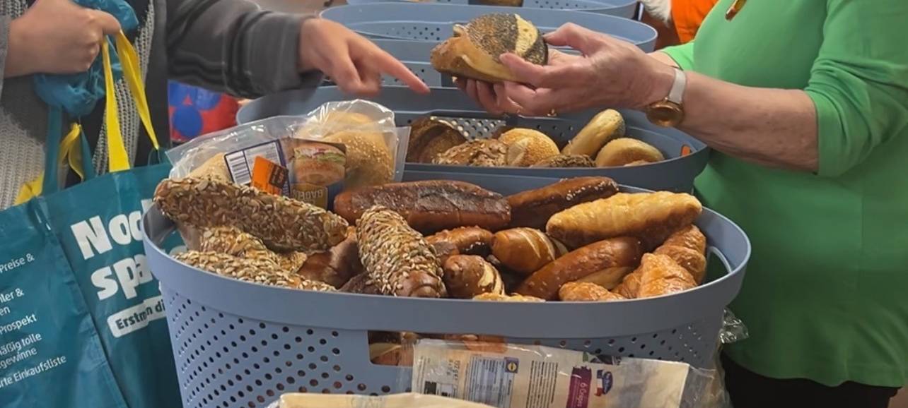 Essensausgabe der Bergheimer Tafel stark nachgefragt