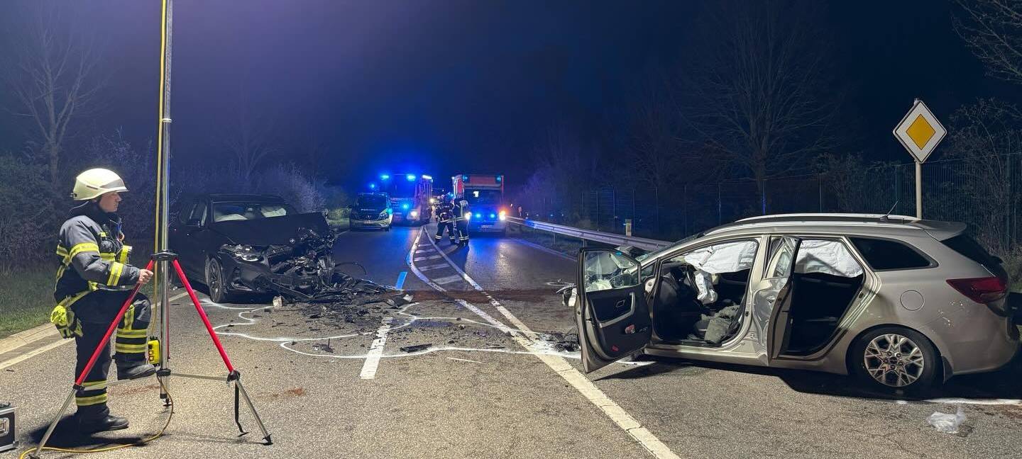 Brühl/Erftstadt: Brand und schwerer Unfall in Osternacht