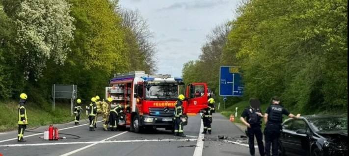 Frontalzusammenstoß bei Bergheim – vier Verletzte