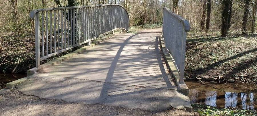 Brücke über die Erft in Bergheim gesperrt