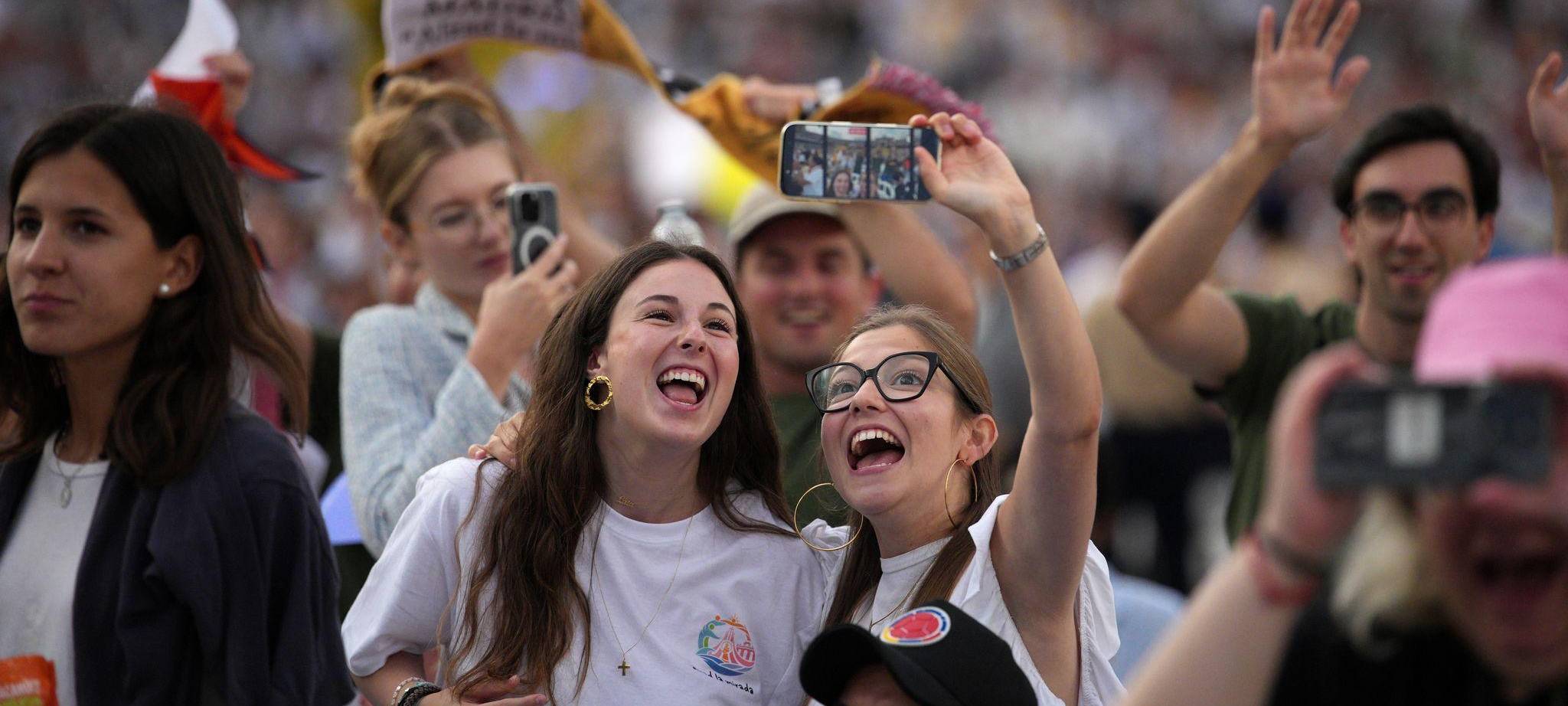 Papst Leo XIV. besucht Spanien - Olympiastadion
