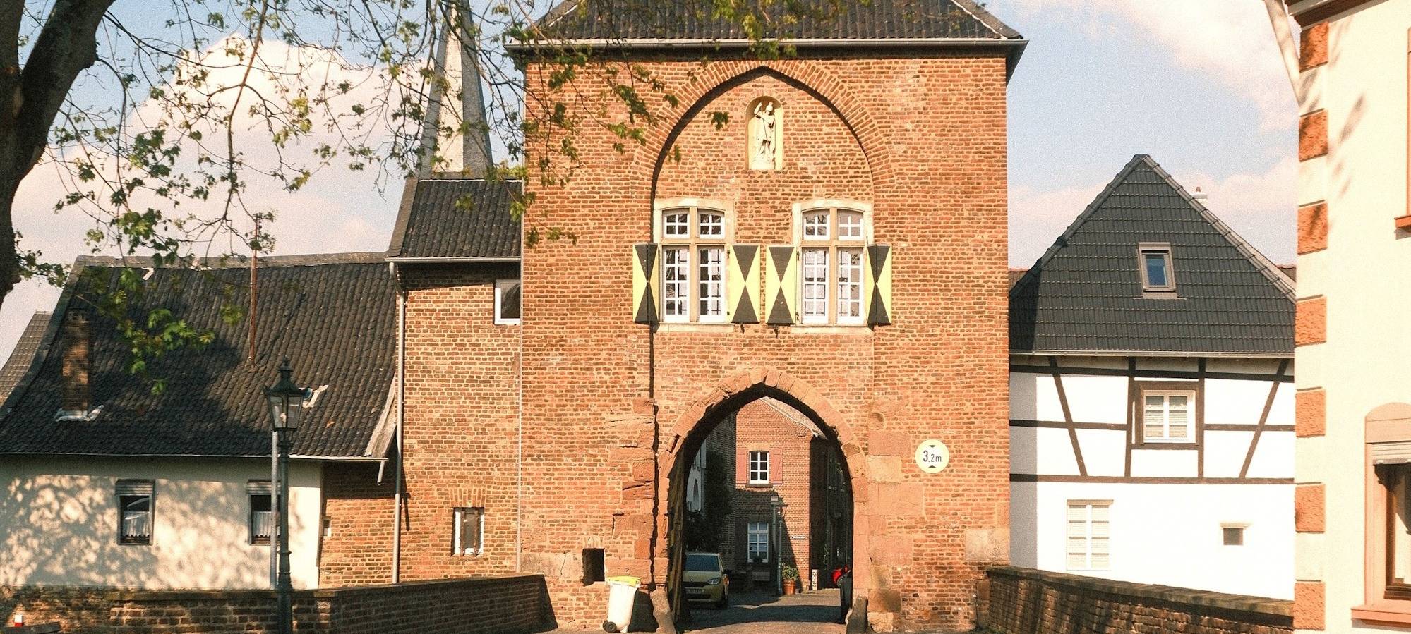 Bedburg: Kindertour durchs Mittelalter in Alt-Kaster