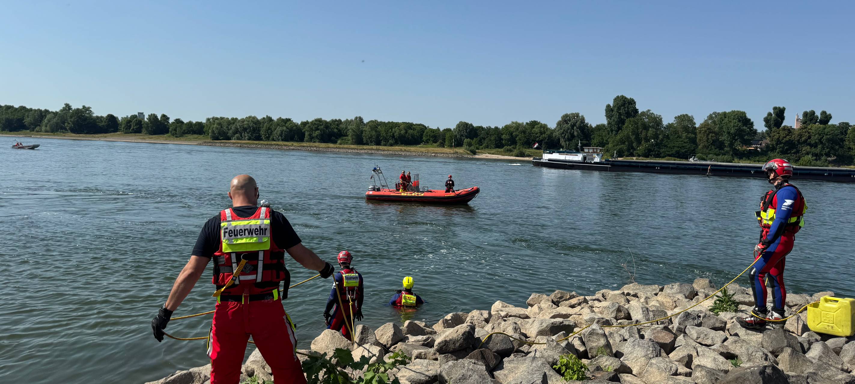 Rhein-Schwimmen in Köln bleibt lebensgefährlich