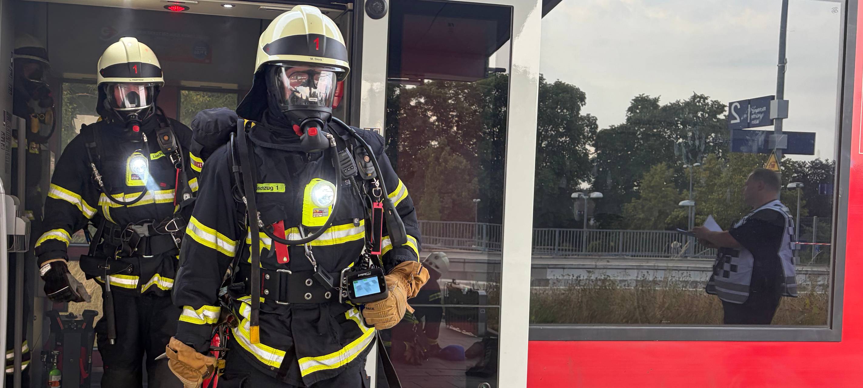 Erftstadt: Feuerwehr Großübung am Bahnhof