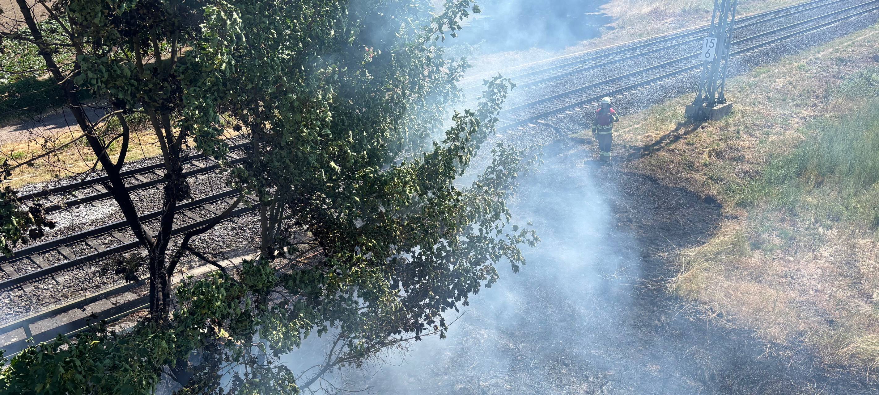 Hohe Brandgefahr: Felder und Böschungen im Kreis brennen