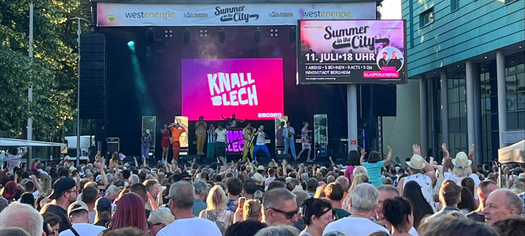 Bergheim: Erfolgreiche Party und bunte Vereinsmeile