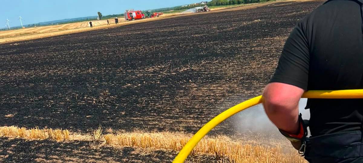 Feldbrand in Erftstadt - Dachbrand in Hürth