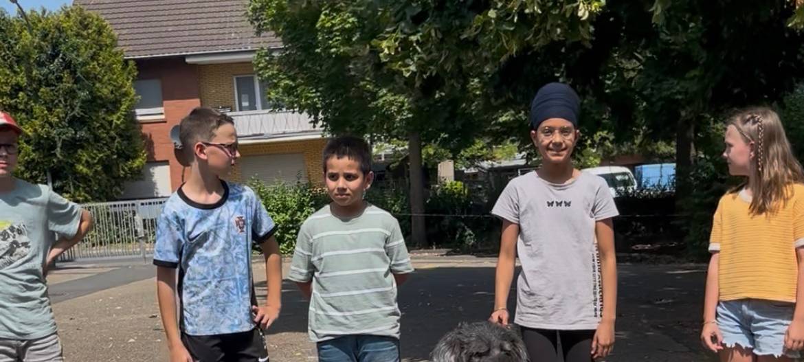 Hürth: Schulhündin Hila geht in den Ruhestand