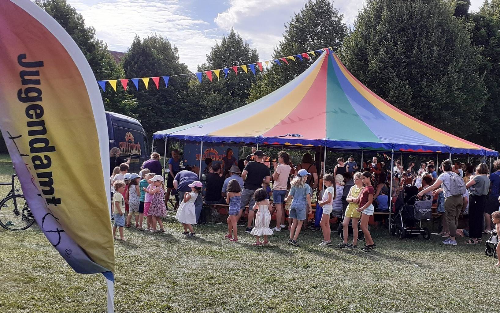 Spielecircus macht Station in Hürth-Hermülheim