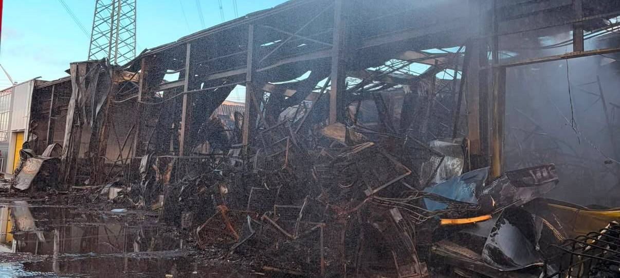 Großbrand in Bergheim: Nachlöscharbeiten bis in den Abend