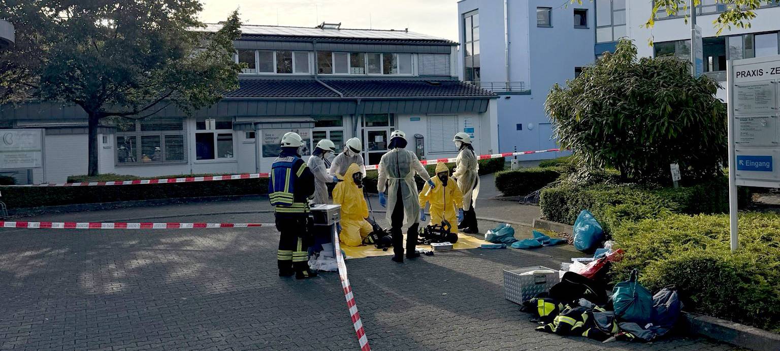 Feuerwehr-Großeinsatz am Marien-Hospital in Erftstadt