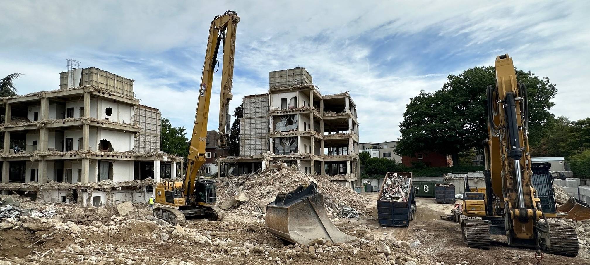 Hürth: Abbruch des AOK-Gebäudes in Hermülheim geht voran