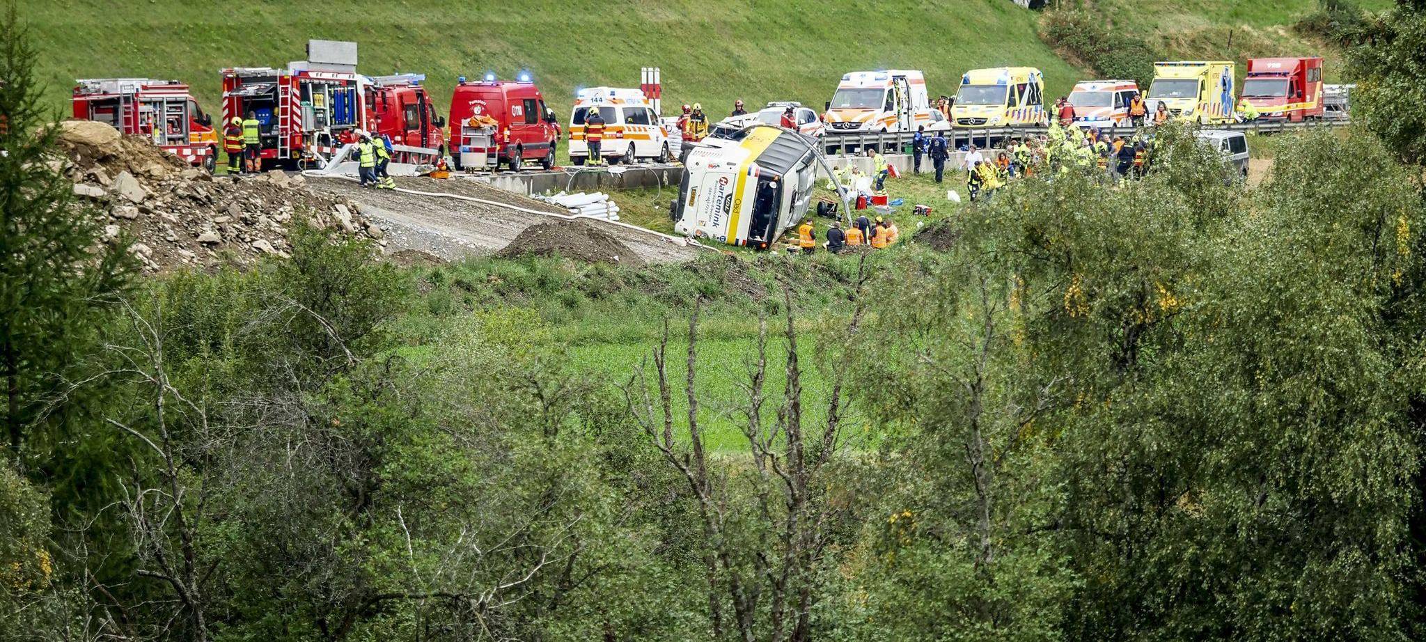 Fünf Tote bei Busunfall in der Schweiz