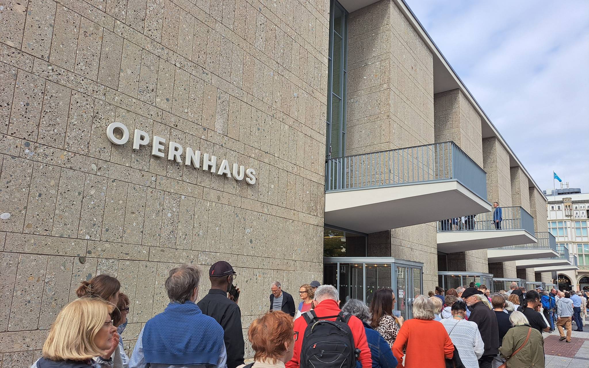 Köln eröffnet Bühnen am Offenbachplatz