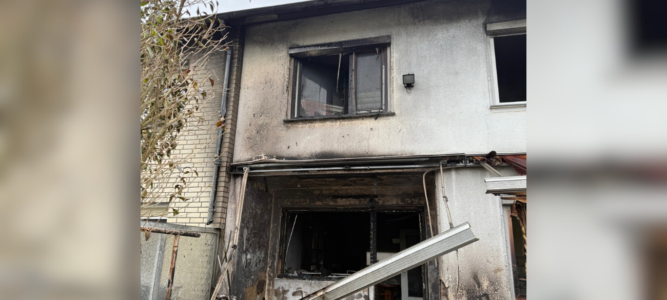 Großeinsatz der Feuerwehr in Alt-Hürth: Wohnhaus zerstört